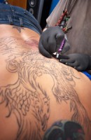 /album/busta-zsolti/tatto-artist-draws-on-skin-scott-griessel-36508708-195x300-jpg/